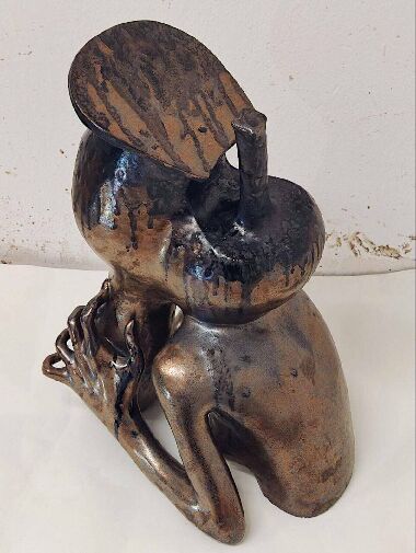 Жінка у взутті