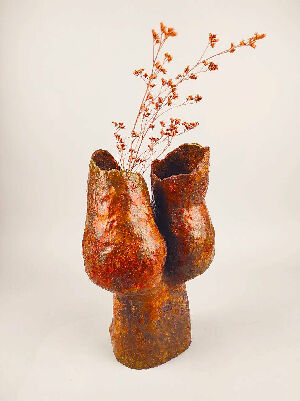 Hips Vase Upside Down