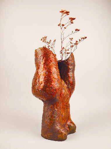 Перевернутая ваза  "Бедра"