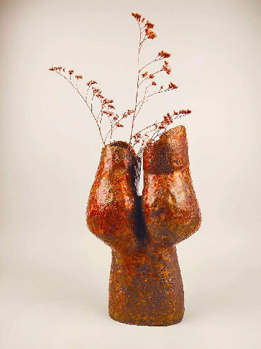 Перевернутая ваза  "Бедра"