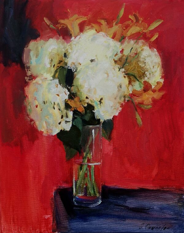 Гортензія на червоному тлі