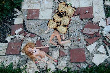 Голый и босой