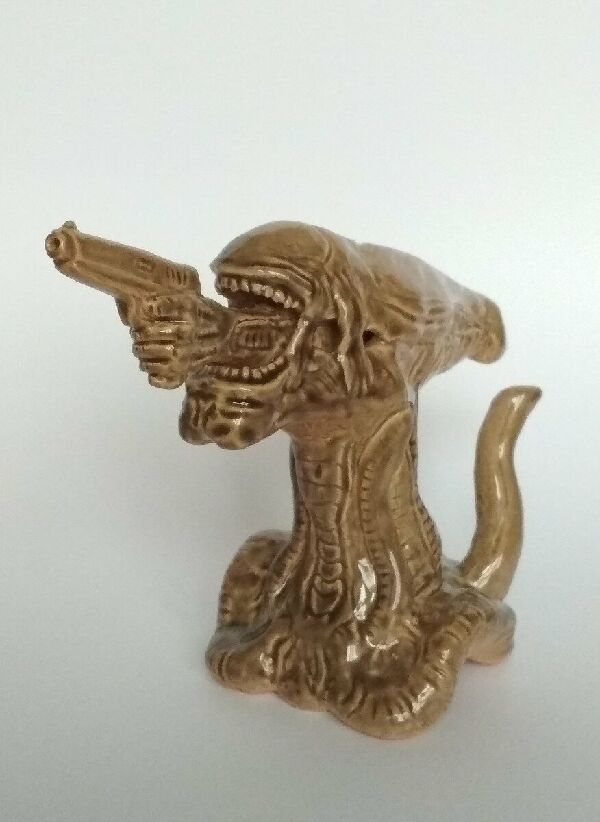 Вооруженный Чужой